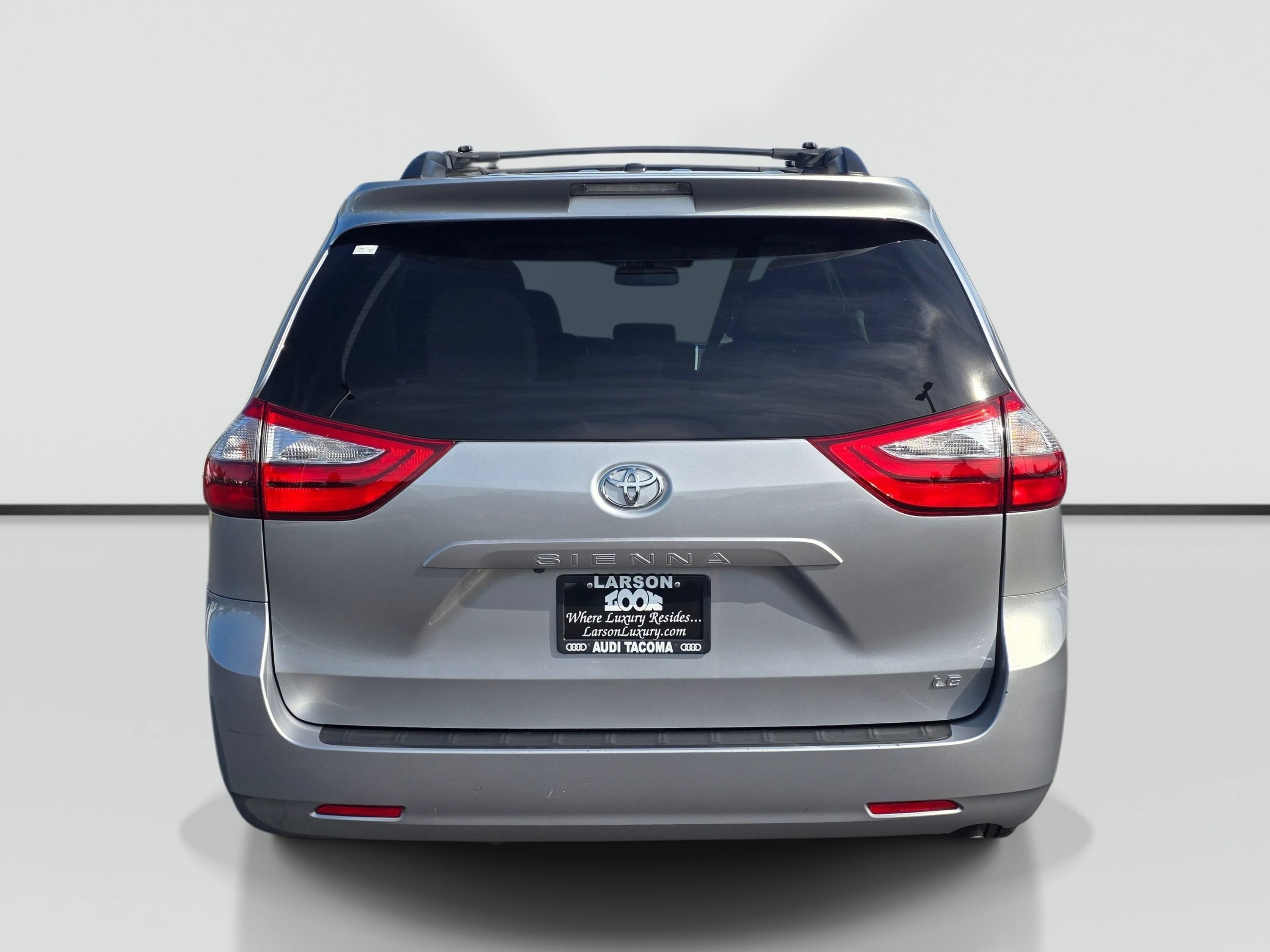 Used 2017 Toyota Sienna LE FWD image 4