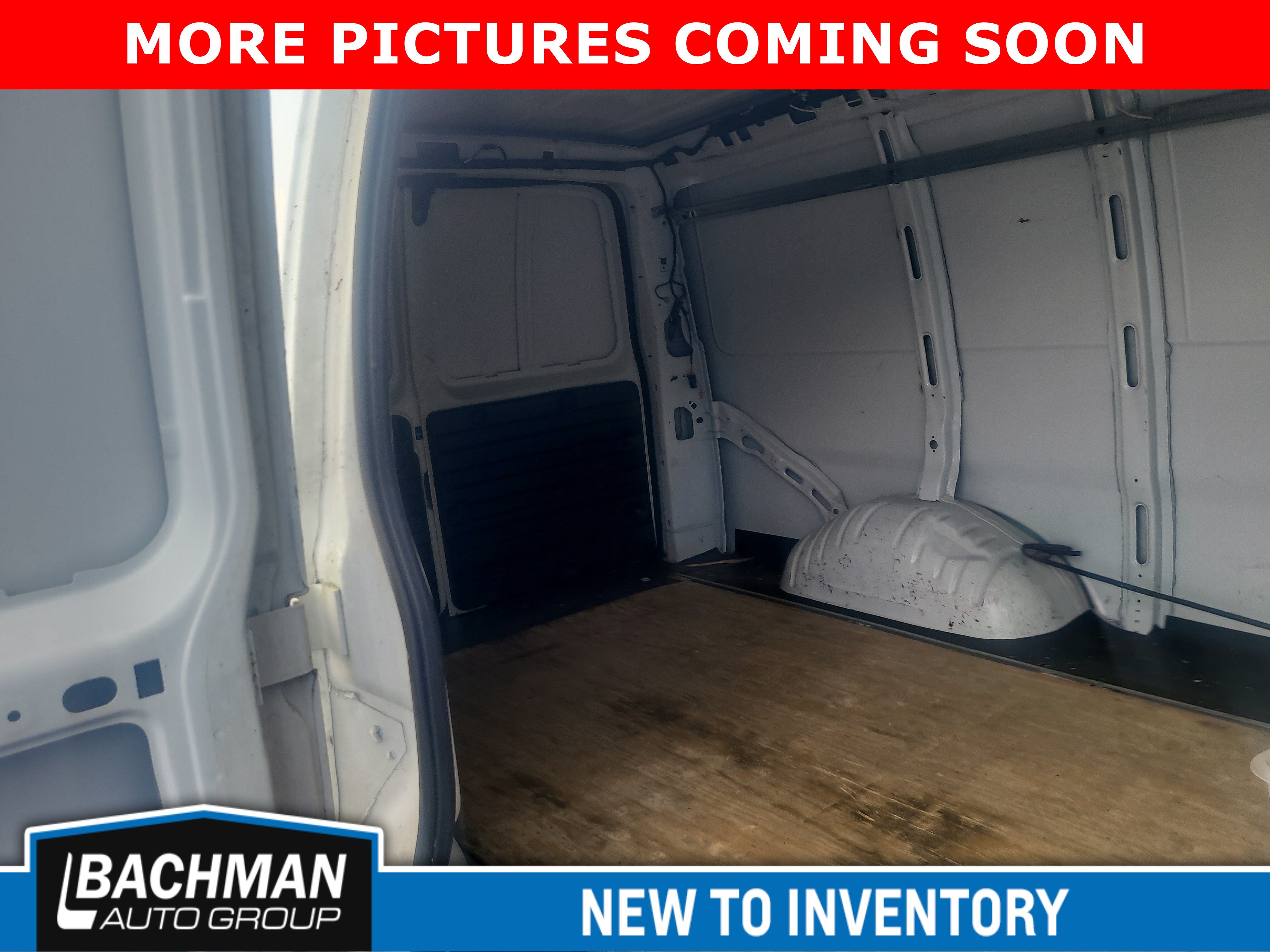 Used 2013 Chevrolet Express 2500 RWD image 11