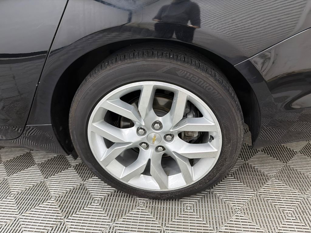 Used 2018 Chevrolet Impala Premier FWD image 19