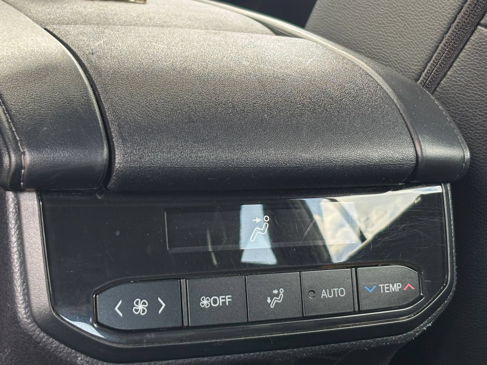 Used 2025 Toyota Highlander XSE AWD/4WD image 20