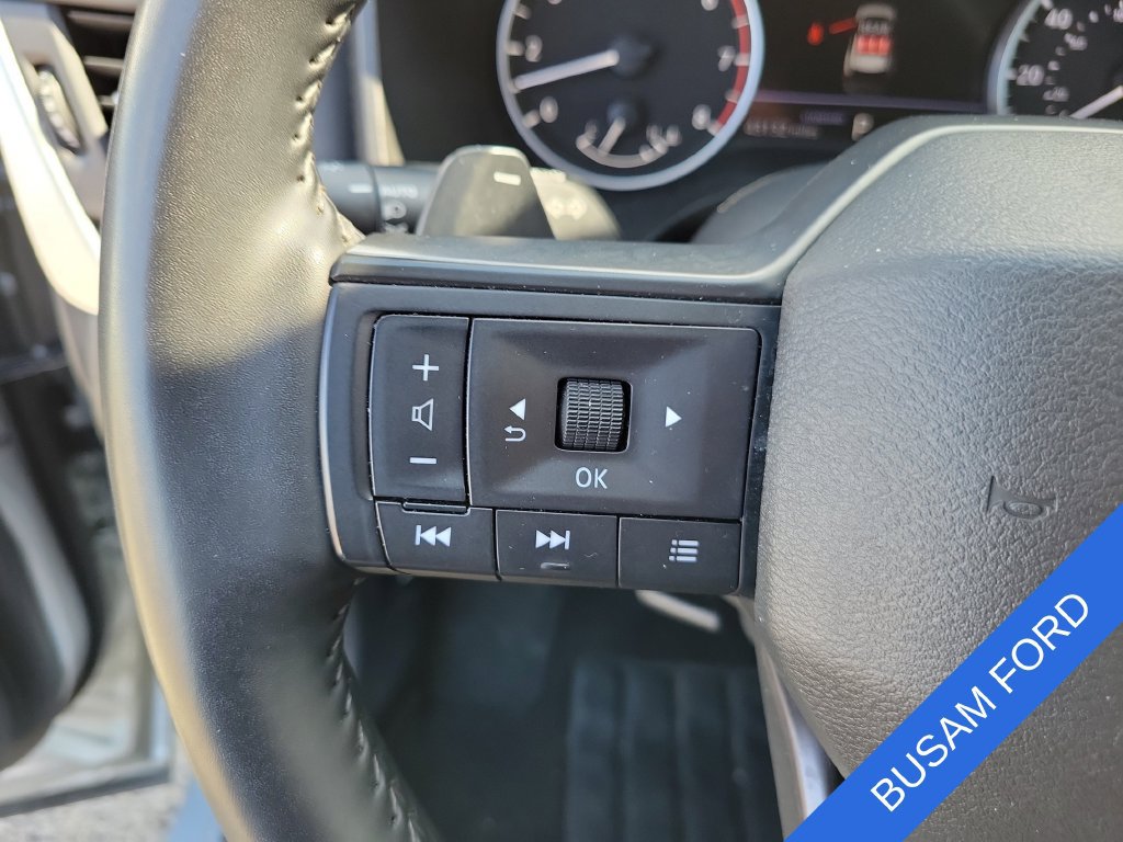 Used 2025 Nissan Rogue SV FWD image 22