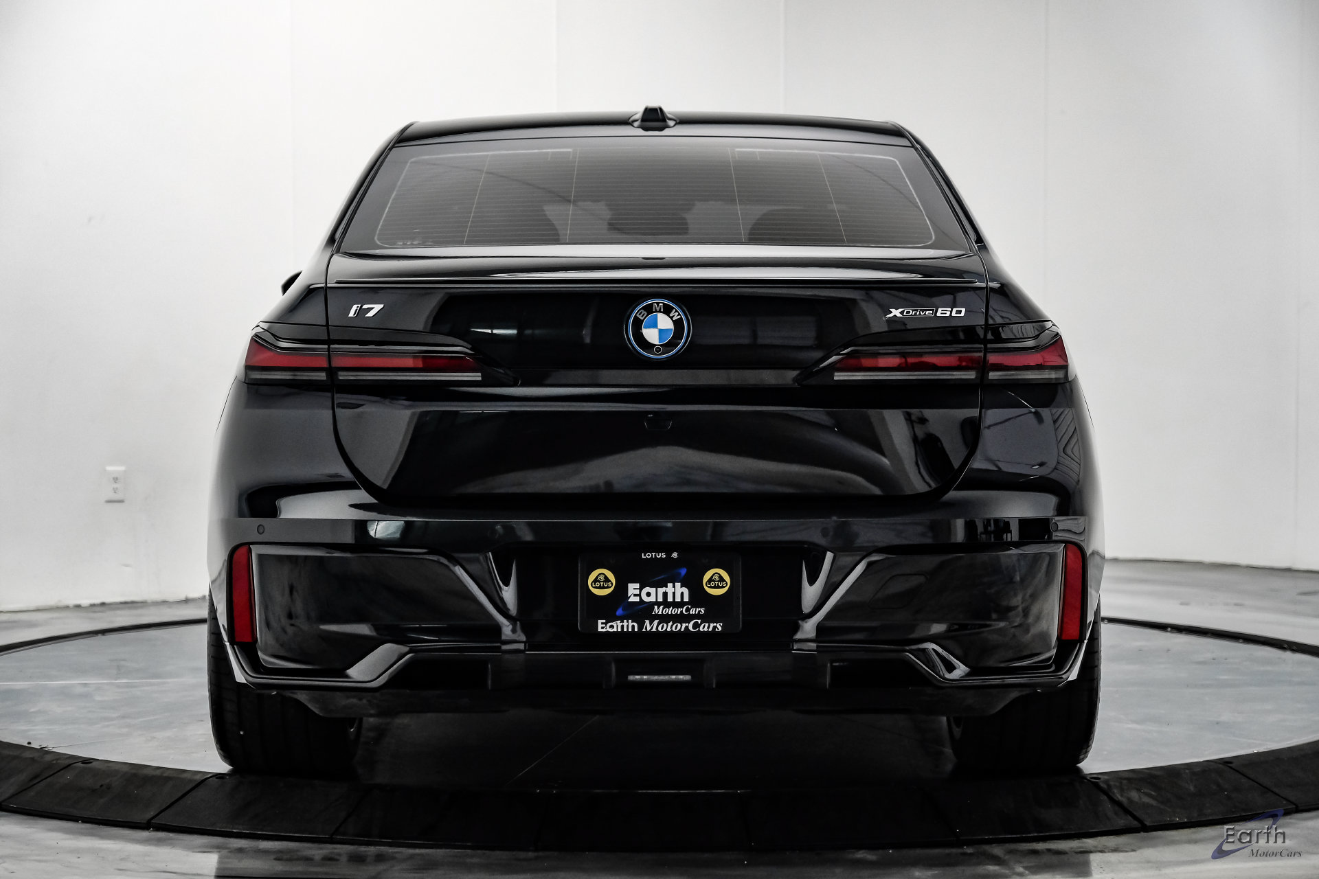 Used 2025 BMW i7 xDrive60 w/ Executive Package AWD/4WD image 12