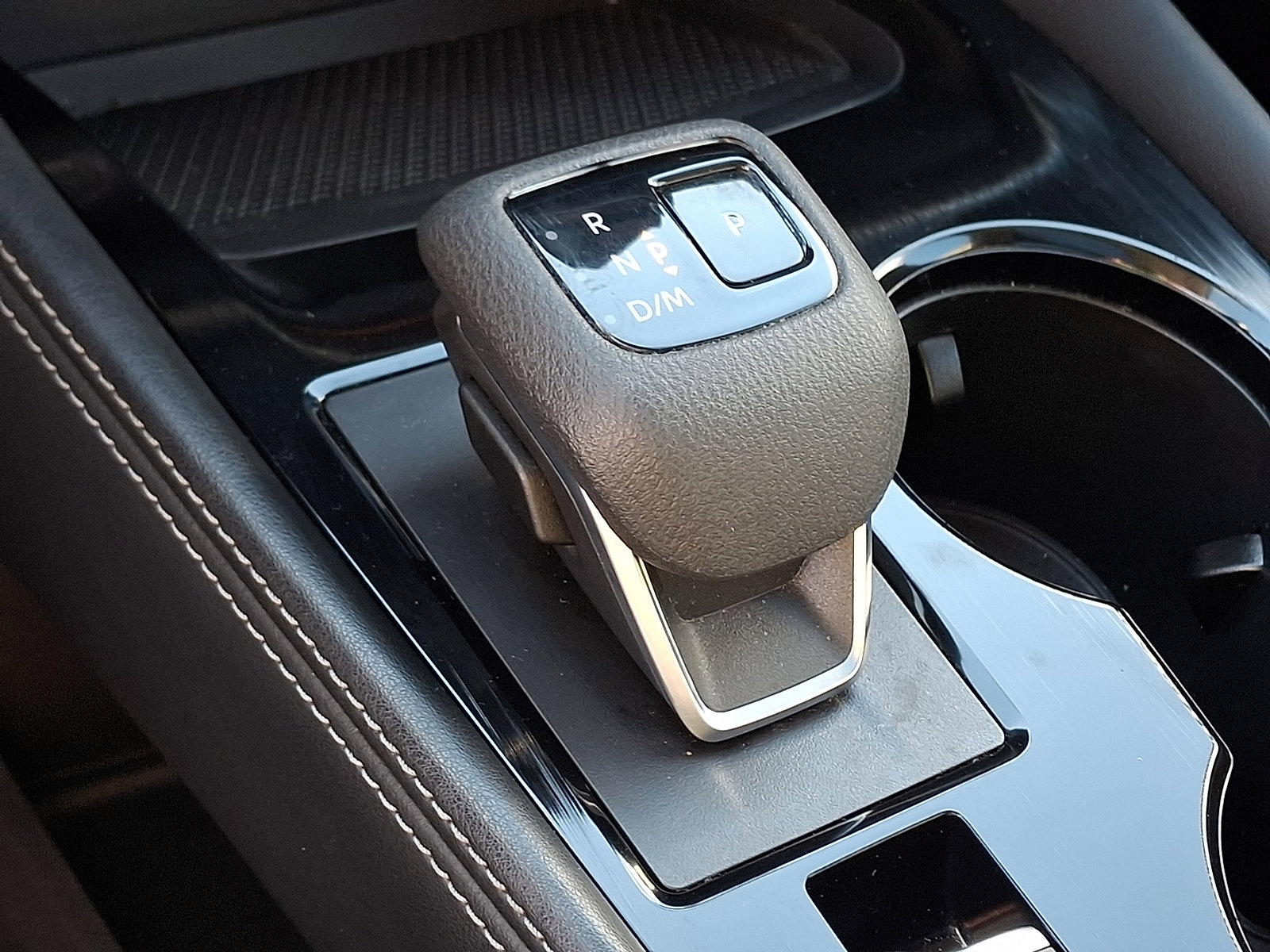 Used 2021 Nissan Rogue SL image 16