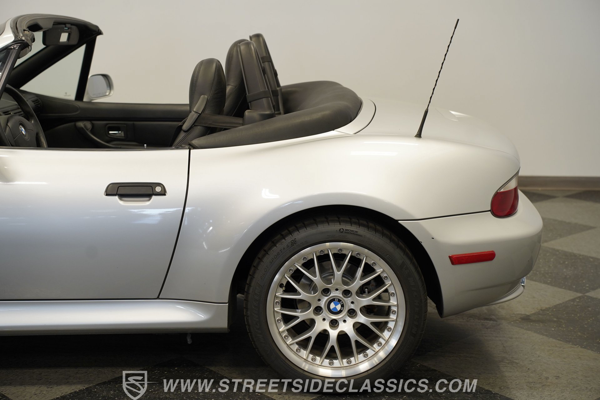 Used 2001 BMW Z3 3.0i RWD image 25