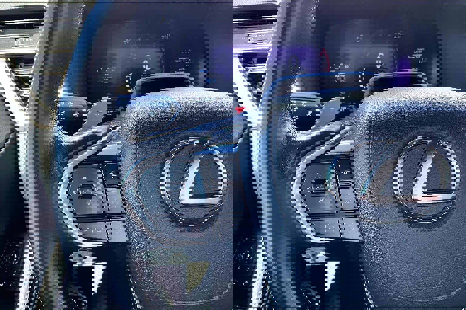 Used 2024 Lexus GX 550 w/ Cold Area Package image 21