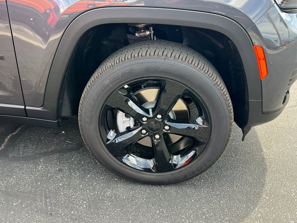 New 2025 Jeep Grand Cherokee L Altitude image 10