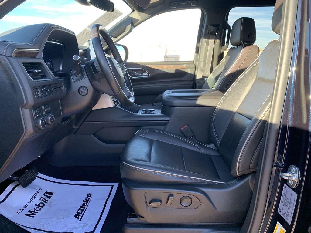 Used 2024 Chevrolet Suburban Premier image 17