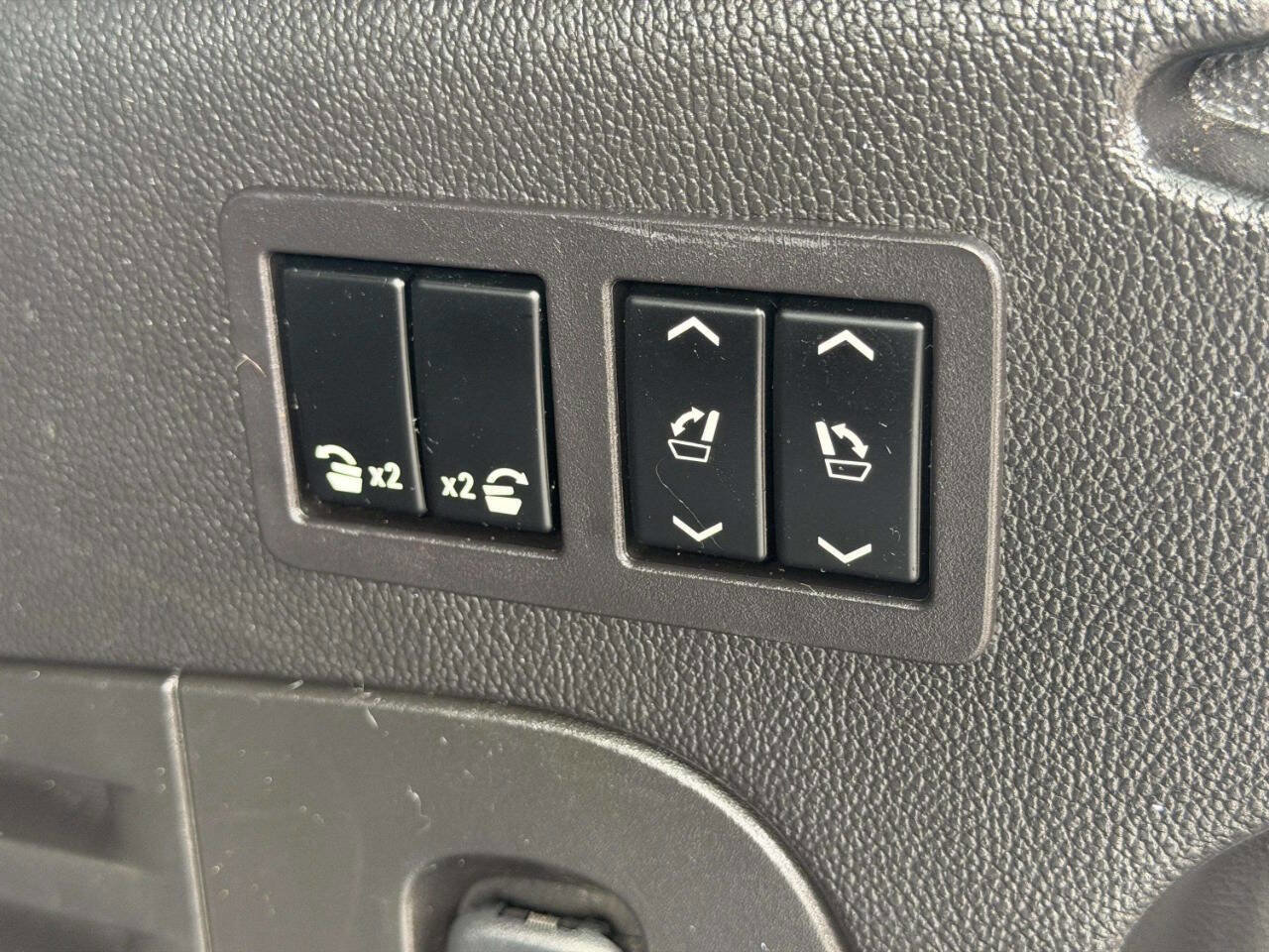 Used 2017 Cadillac Escalade ESV Luxury image 8