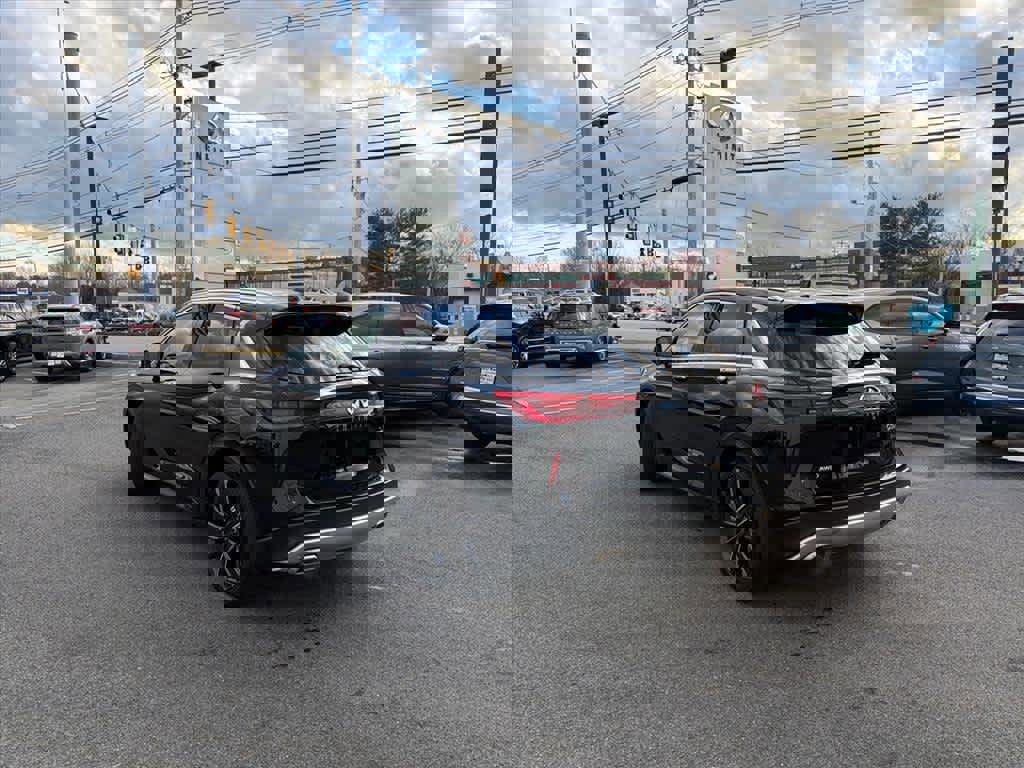 Used 2023 INFINITI QX50 Sensory image 4
