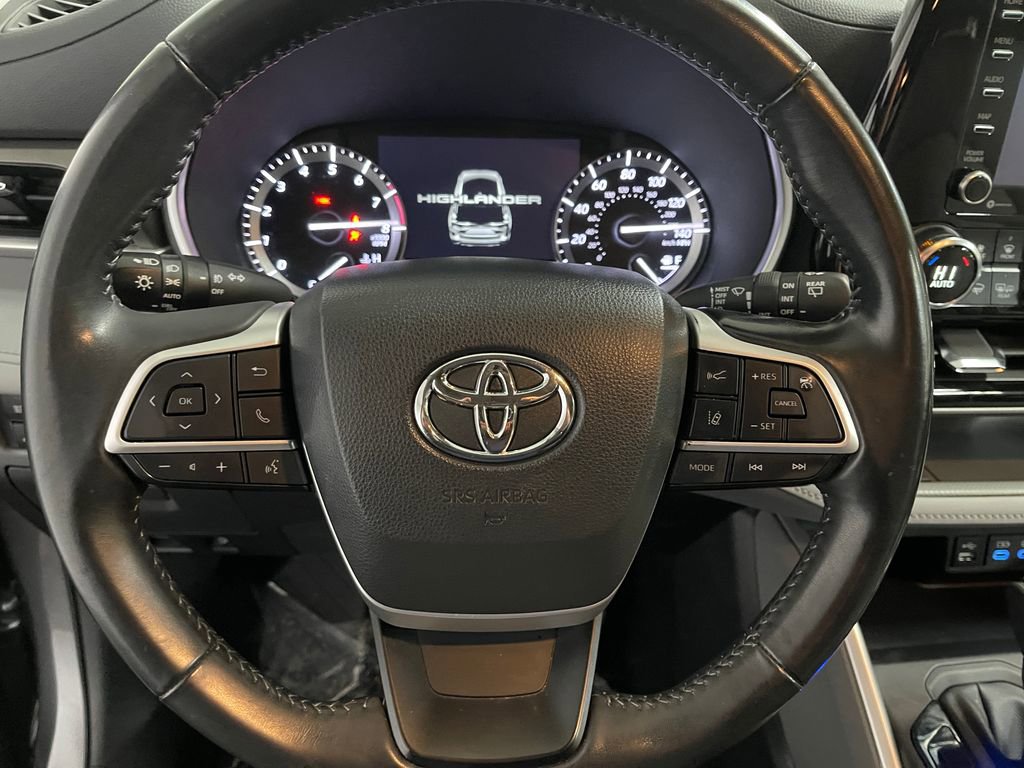 Used 2022 Toyota Highlander XLE image 30