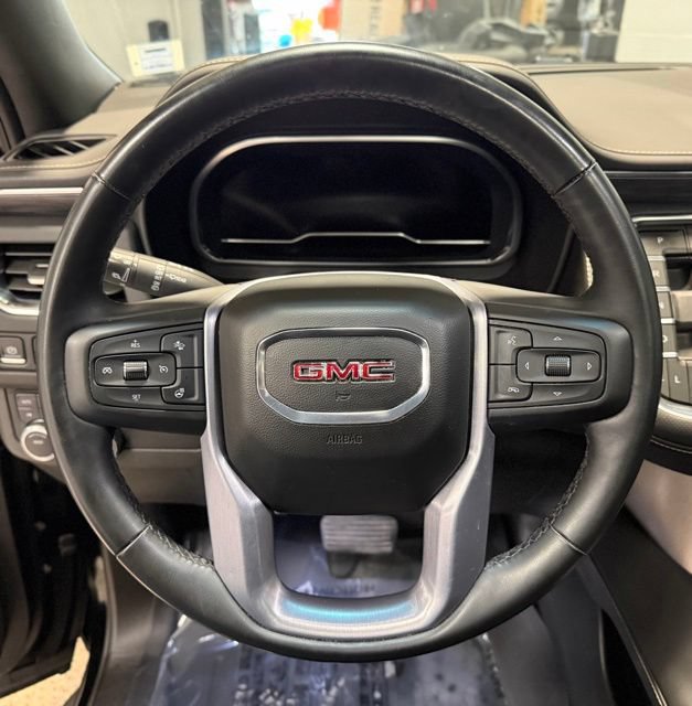 Used 2023 GMC Yukon SLT w/ SLT Premium Package AWD/4WD image 11