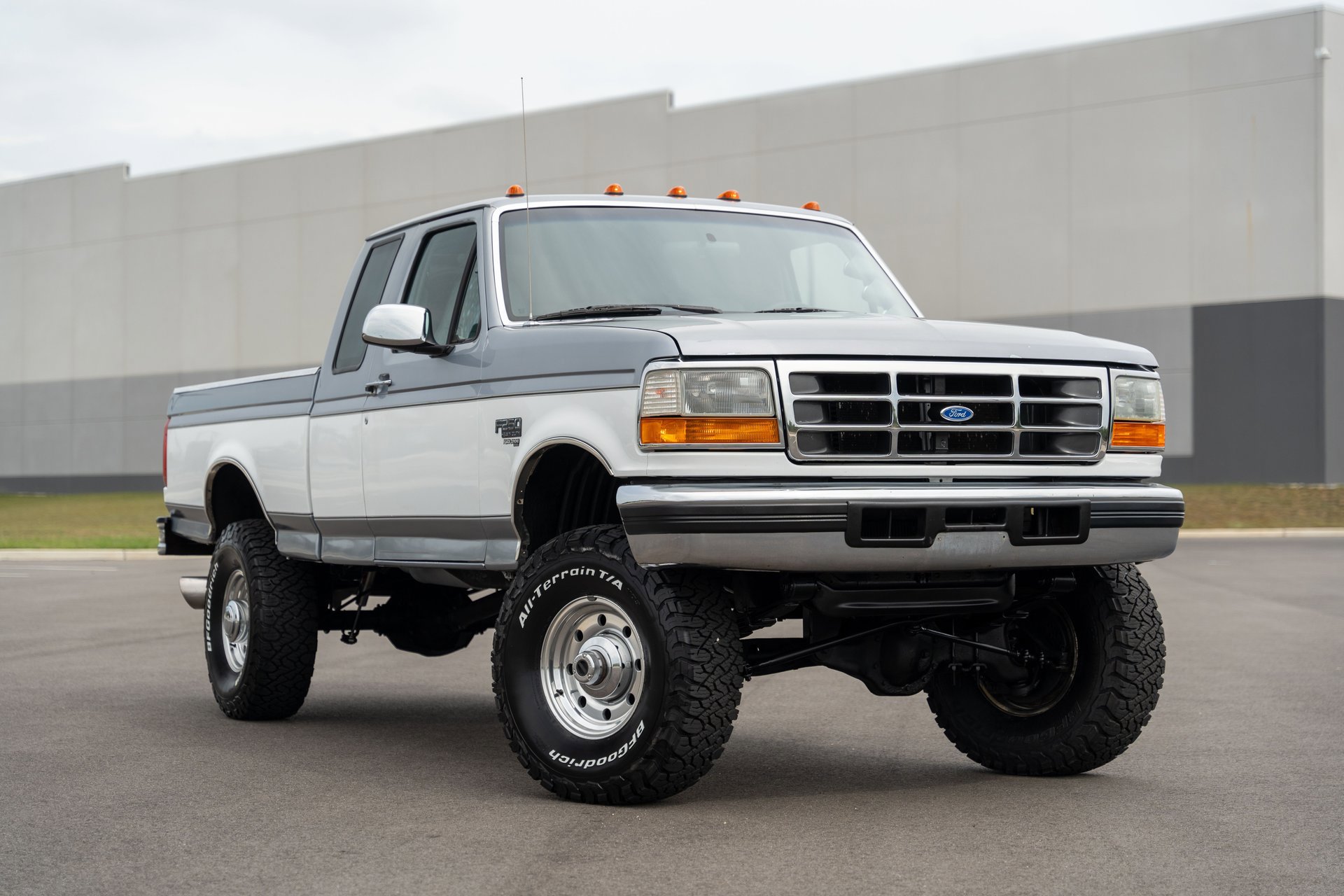 Used 1997 Ford F250 XLT image 1