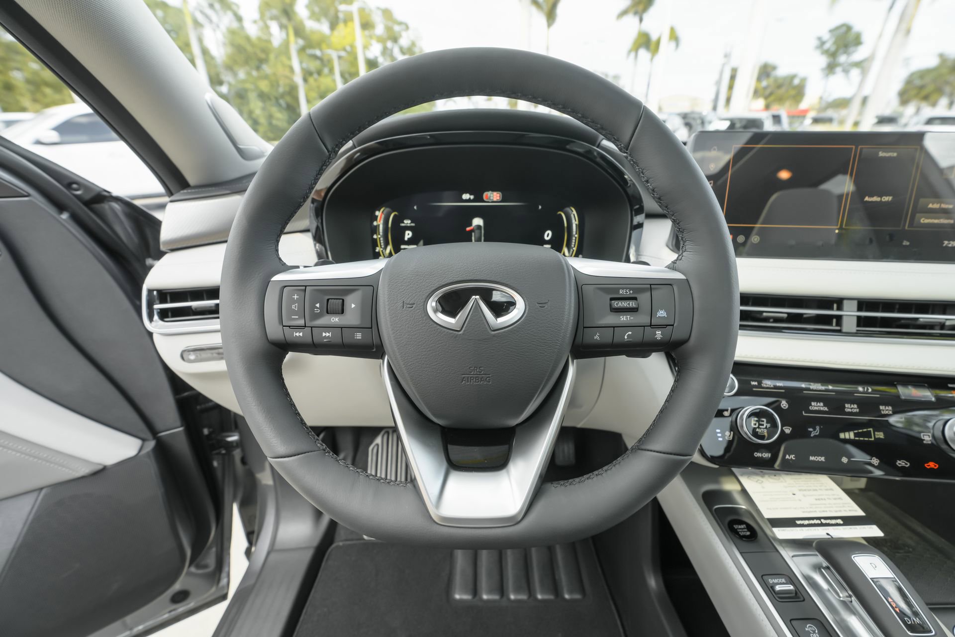 New 2026 INFINITI QX60 Luxe w/ Family Package image 7