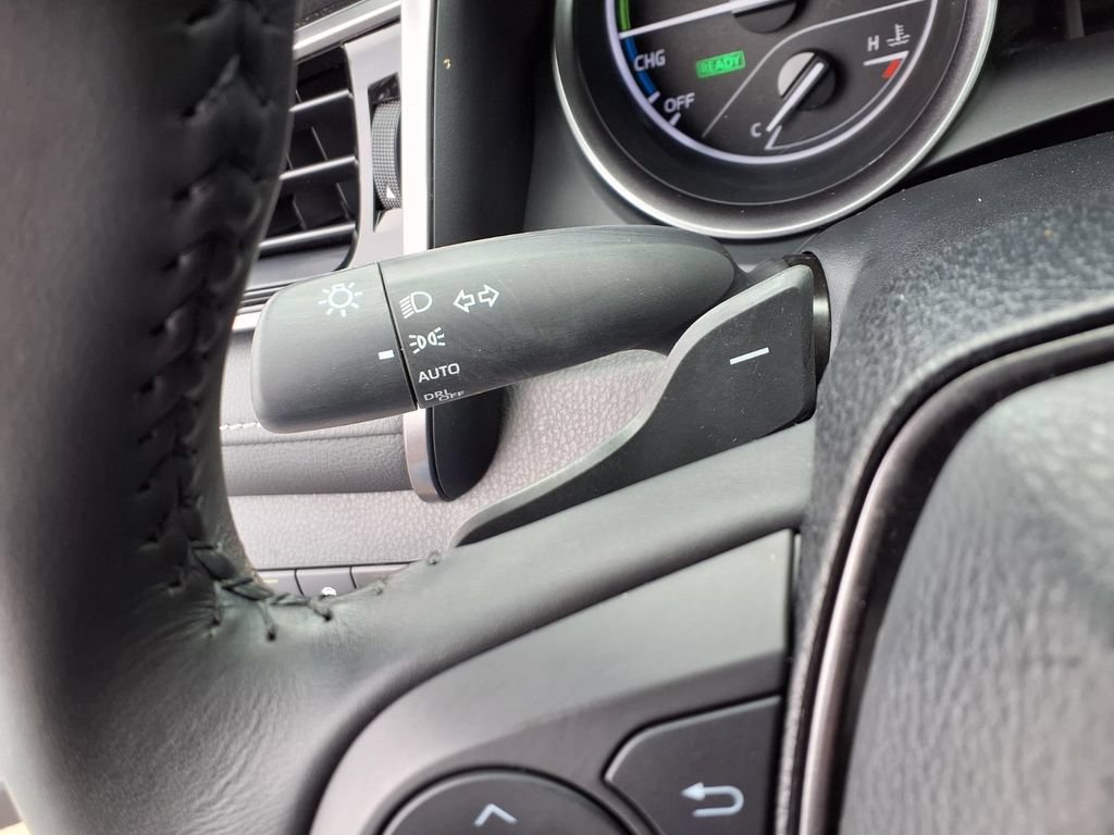 Used 2023 Toyota Camry SE w/ Audio Upgrade Package FWD image 11