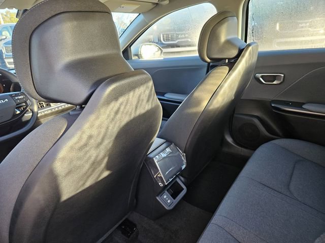 Used 2025 Kia K4 LXS FWD image 11