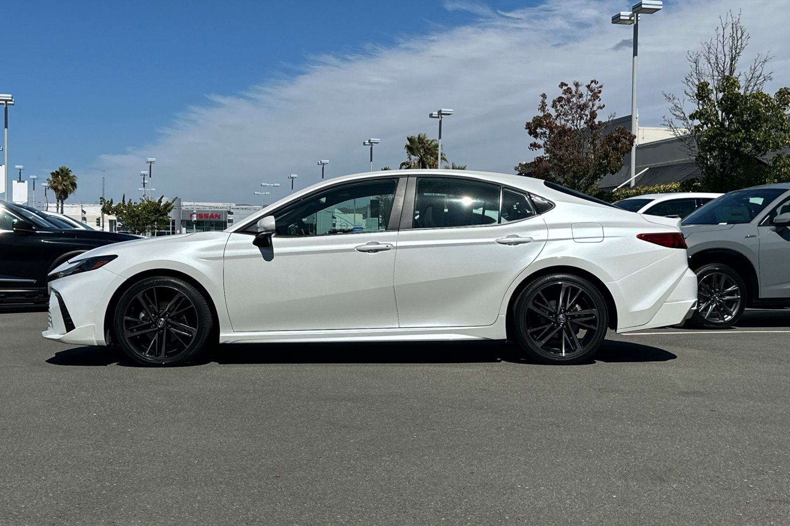 Used 2025 Toyota Camry XSE FWD image 7