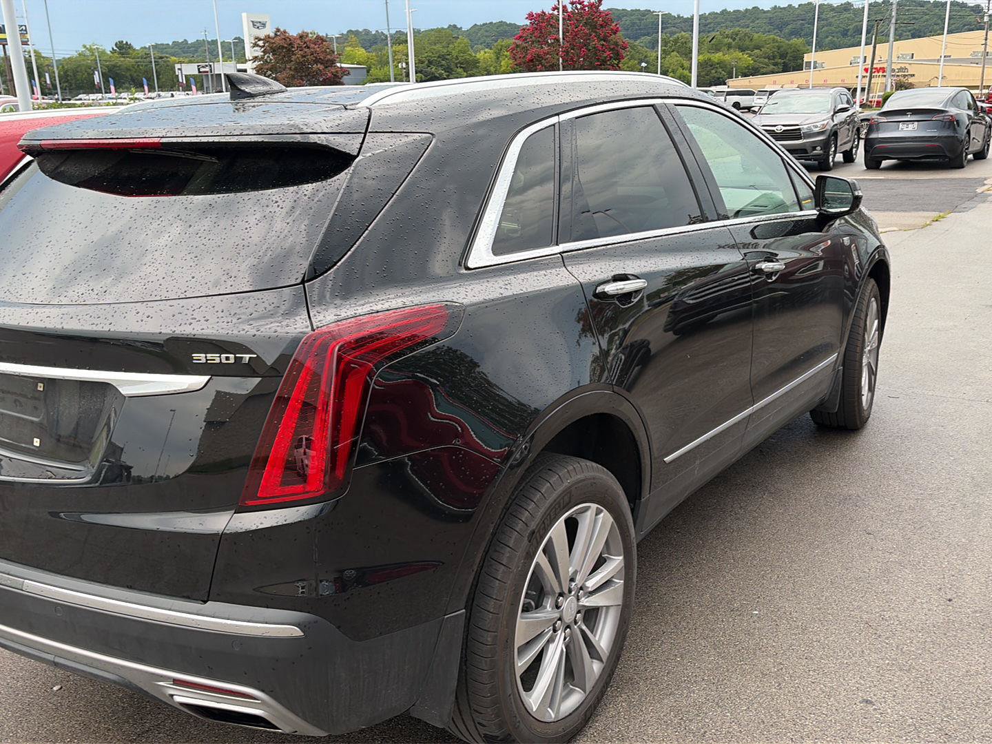 Used 2023 Cadillac XT5 Premium Luxury w/ LPO, Floor Liner Package AWD/4WD image 8