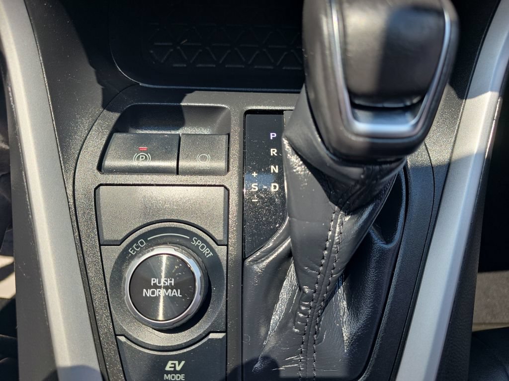 Used 2021 Toyota RAV4 XSE w/ XSE Grade Weather Package AWD/4WD image 30