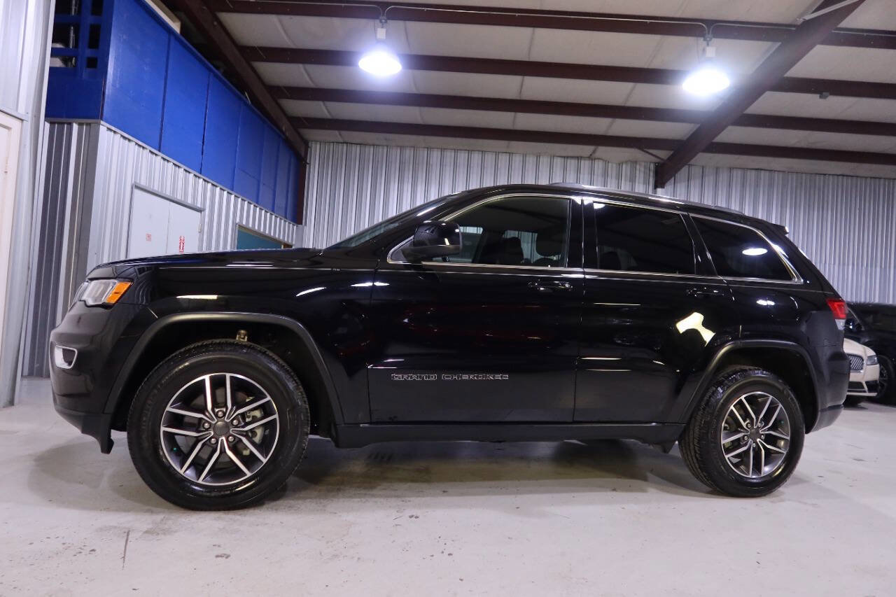 Used 2020 Jeep Grand Cherokee Laredo w/ 18" Wheel & 8.4" Radio Group