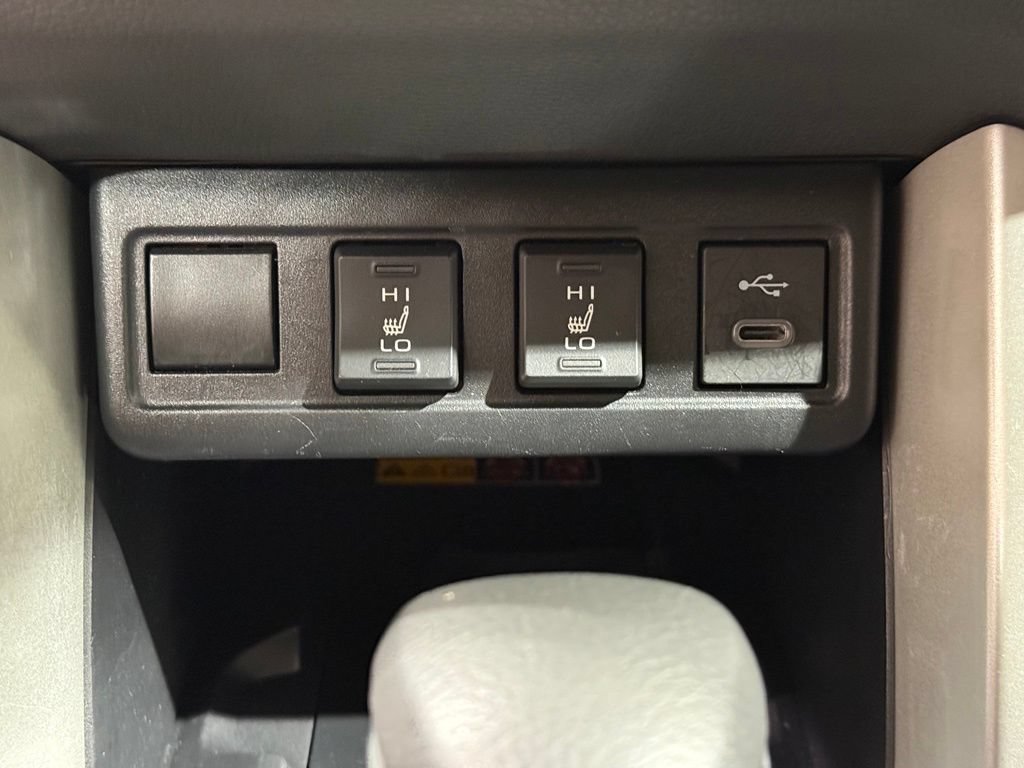 Certified 2025 Toyota Corolla Cross XLE FWD image 28