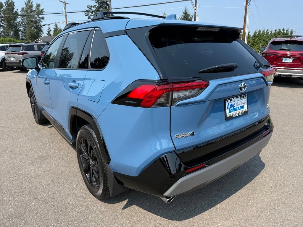 Used 2024 Toyota RAV4 SE w/ Convenience Package AWD/4WD image 3