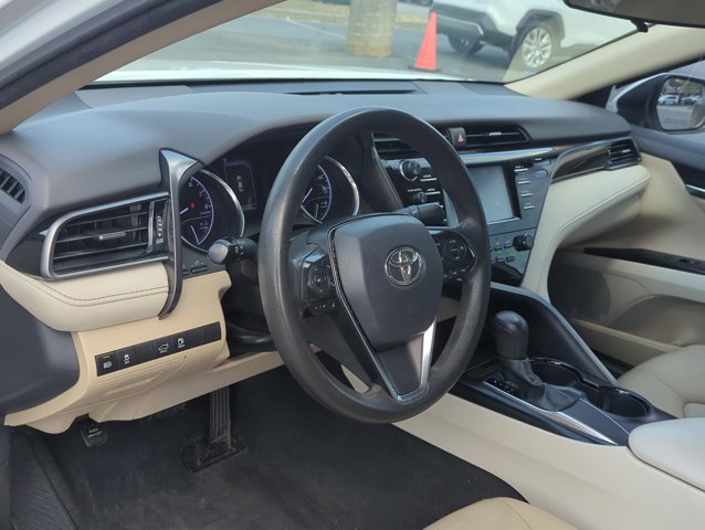 Used 2019 Toyota Camry LE image 9