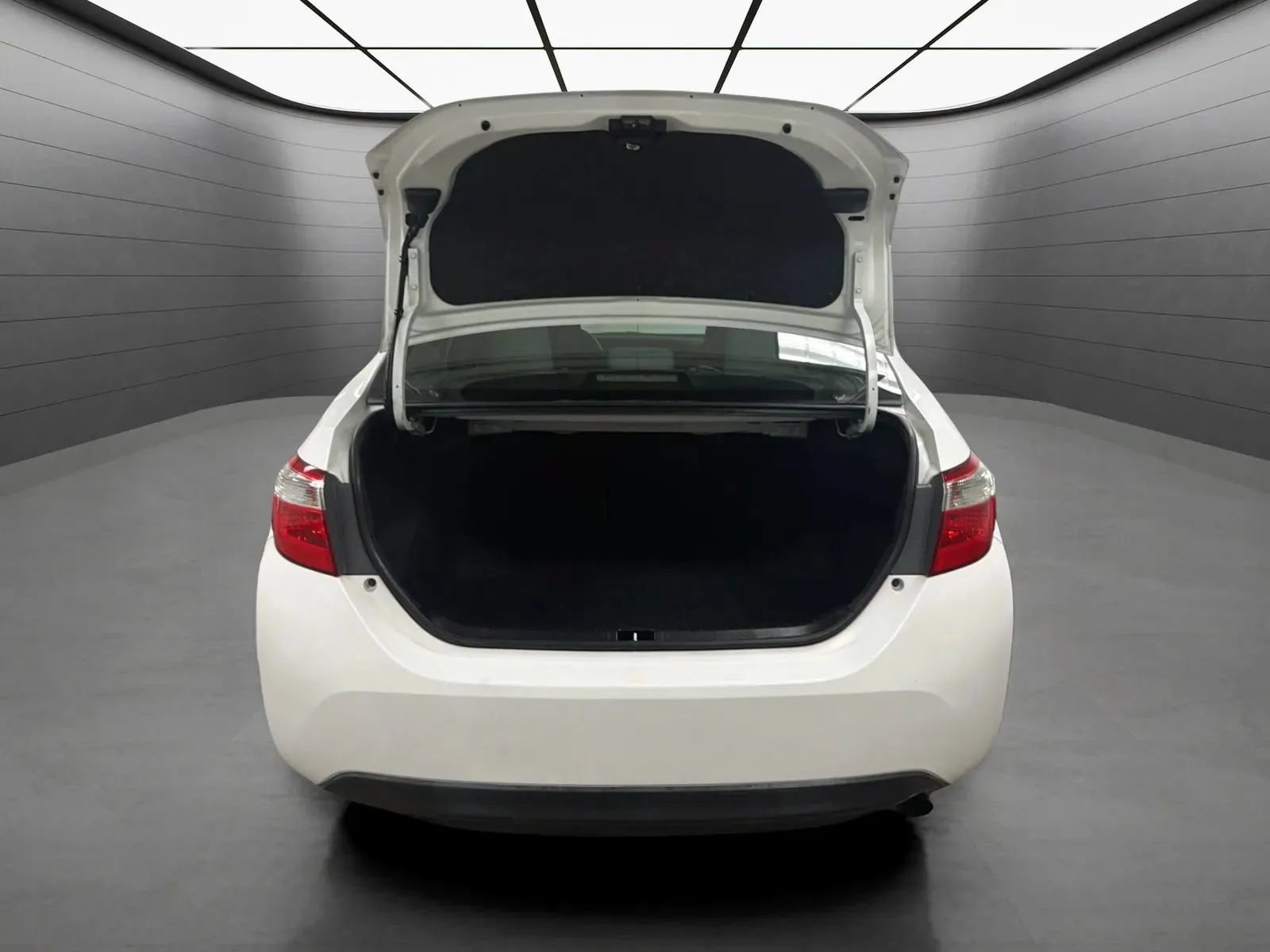 Used 2016 Toyota Corolla LE FWD image 19