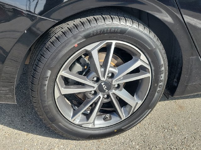 Used 2023 Kia Forte LXS w/ LXS Technology Package FWD image 27