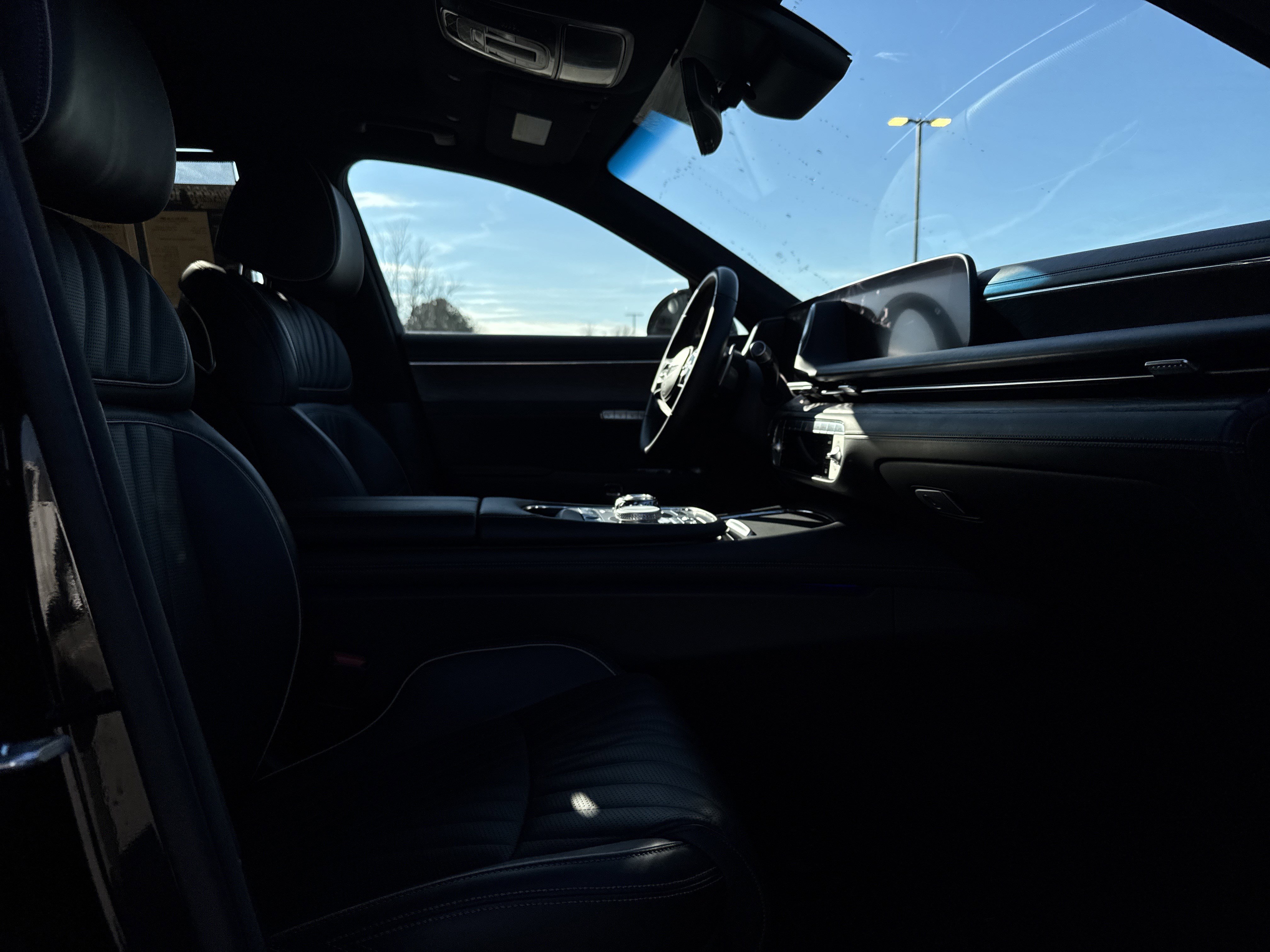 Used 2023 Genesis G90 3.5T image 32