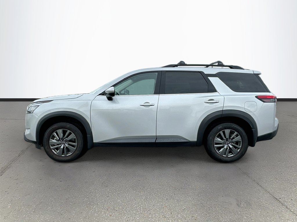 Used 2025 Nissan Pathfinder SV w/ Black Appearance Package FWD image 4