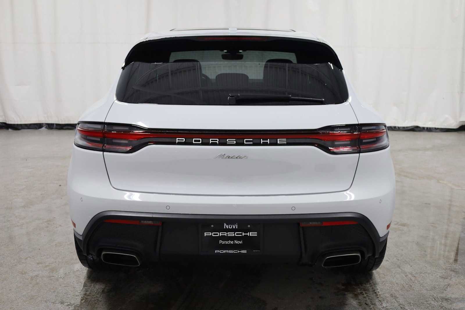 Certified 2026 Porsche Macan AWD/4WD image 7