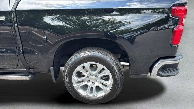 Used 2023 Chevrolet Silverado 1500 LTZ w/ LTZ Premium Package AWD/4WD image 35