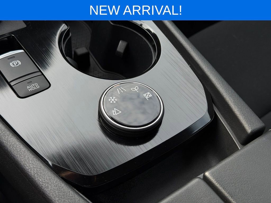 Used 2023 Nissan Rogue S image 23
