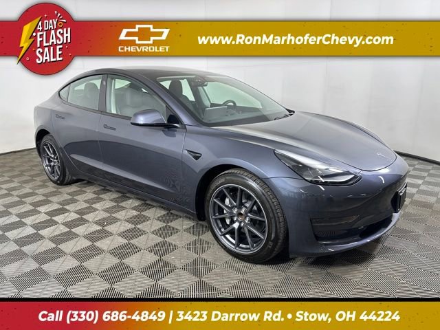 Used 2023 Tesla Model 3 Standard Range image 1