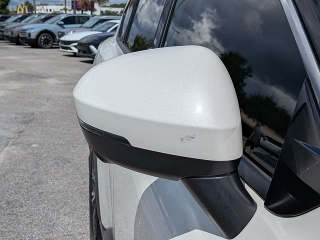 Used 2021 Nissan Rogue SV FWD image 12