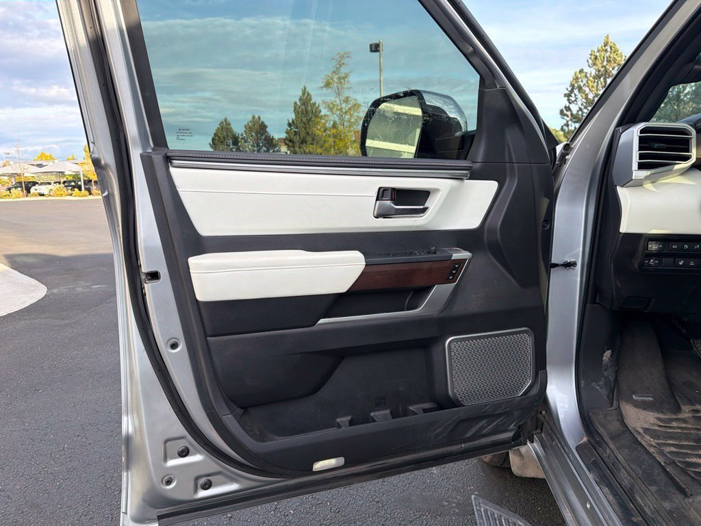 Used 2024 Toyota Sequoia Capstone AWD/4WD image 9