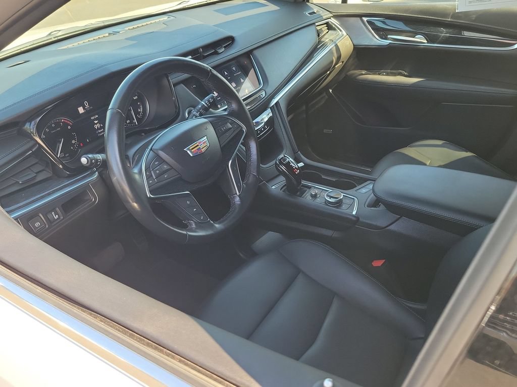 Certified 2024 Cadillac XT5 Premium Luxury FWD image 10