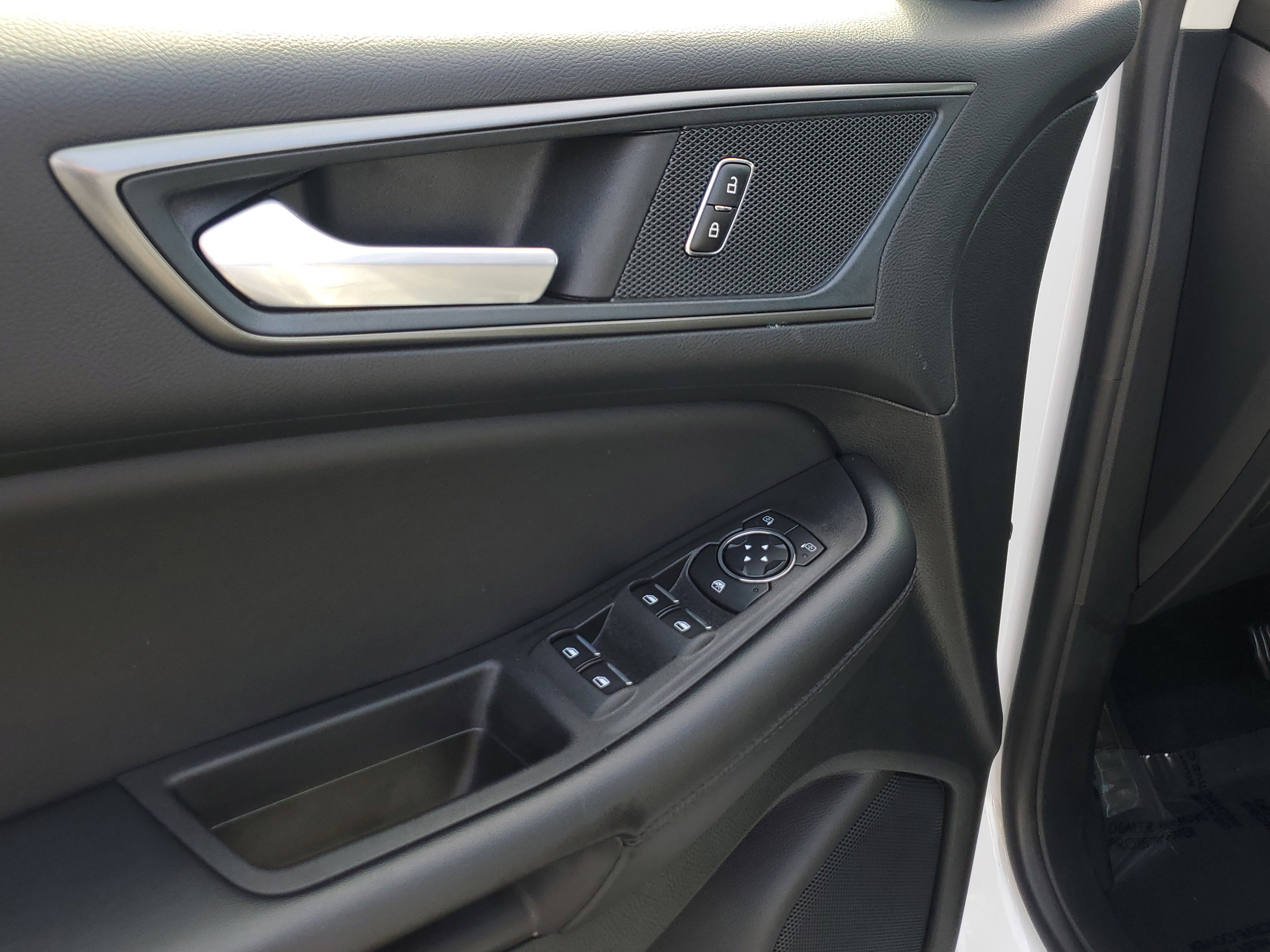 Used 2024 Ford Edge SE image 17