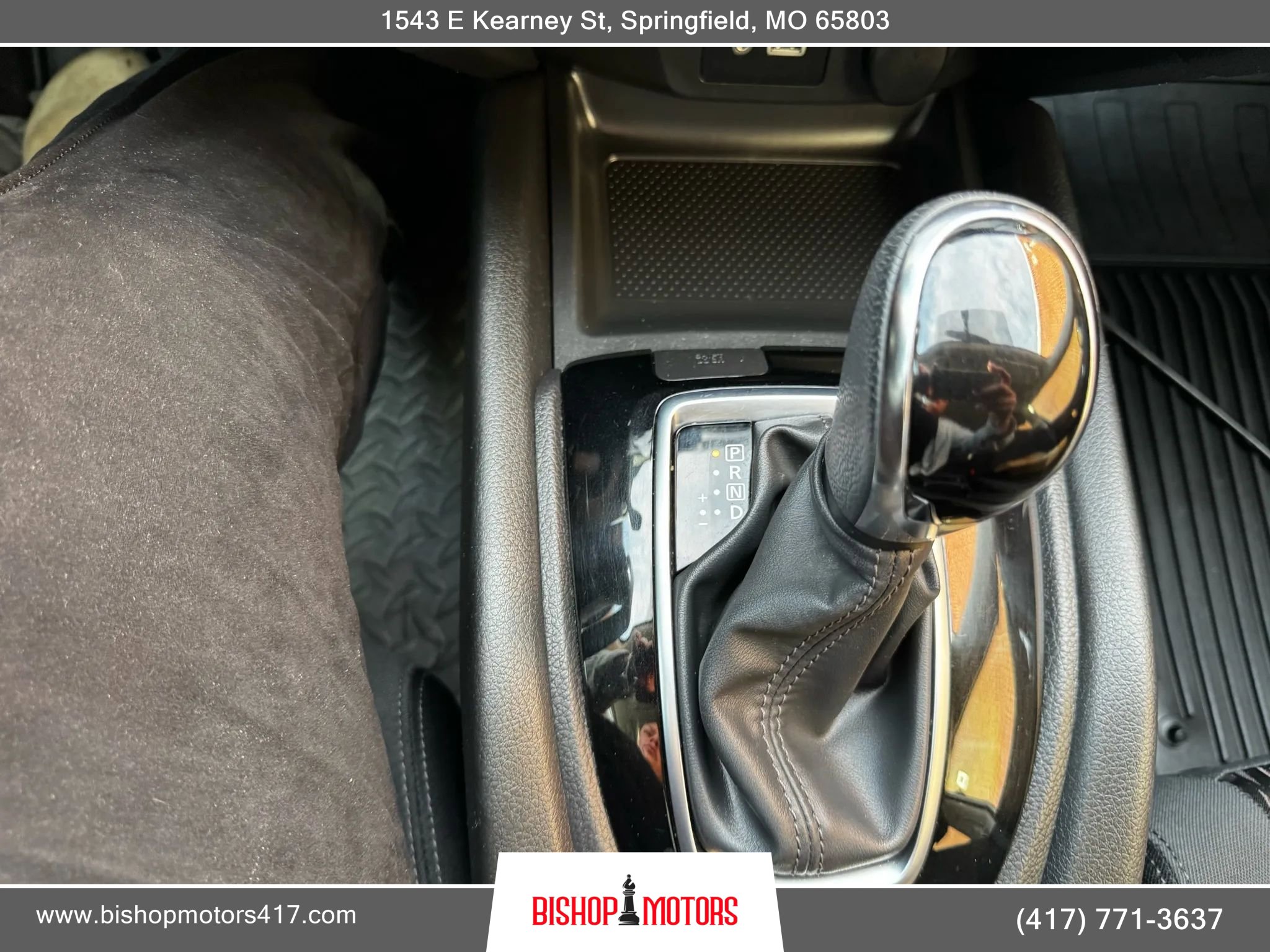 Used 2018 Nissan Rogue SV w/ Premium Package image 24