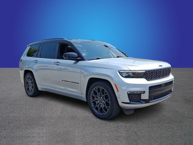 Used 2025 Jeep Grand Cherokee L Summit w/ Advanced Protech Group IV AWD/4WD image 3