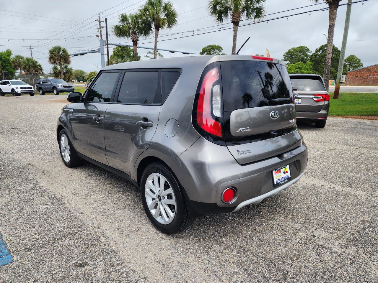 Used 2019 Kia Soul + FWD image 3