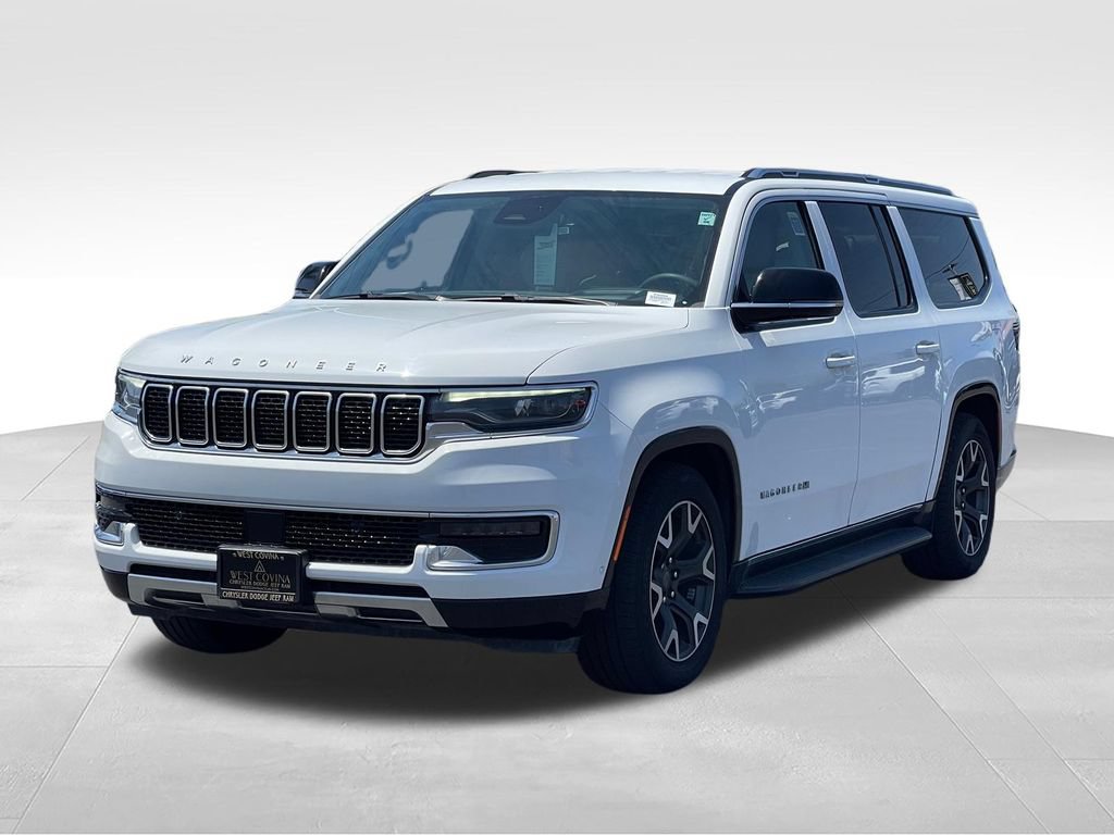 Used 2024 Jeep Wagoneer L Series III w/ Flexible Seating Group AWD/4WD image 3