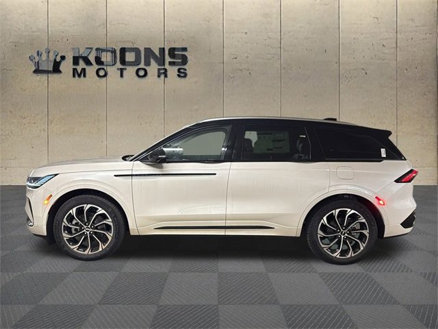 New 2026 Lincoln Nautilus Reserve image 2