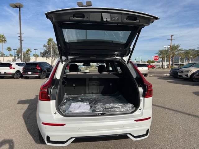 New 2026 Volvo XC60 B5 Plus w/ Climate Package PRO AWD/4WD image 27