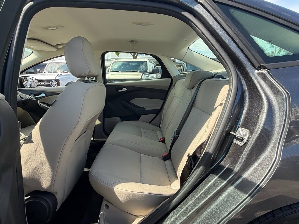 Used 2017 Ford Focus SE FWD image 9