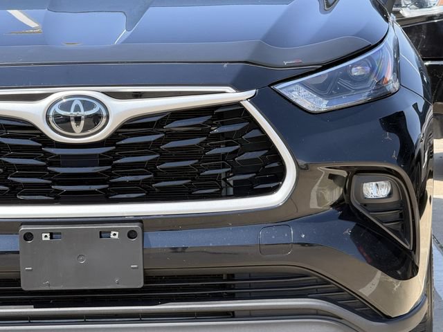 Used 2023 Toyota Highlander XLE FWD image 9