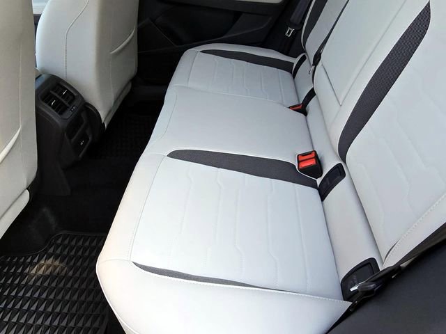 New 2025 Volkswagen Taos SE image 33