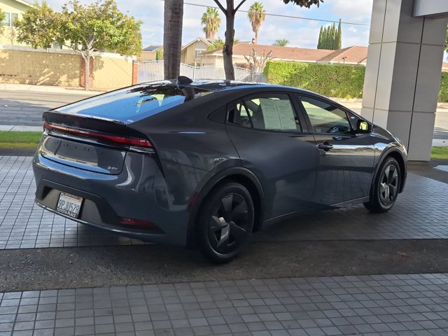 Used 2024 Toyota Prius LE FWD image 8