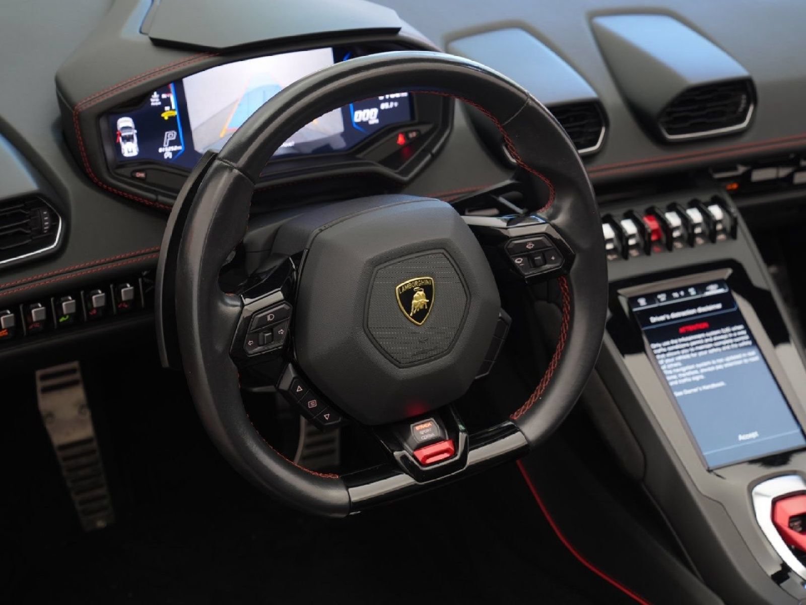Used 2021 Lamborghini Huracan EVO RWD image 18