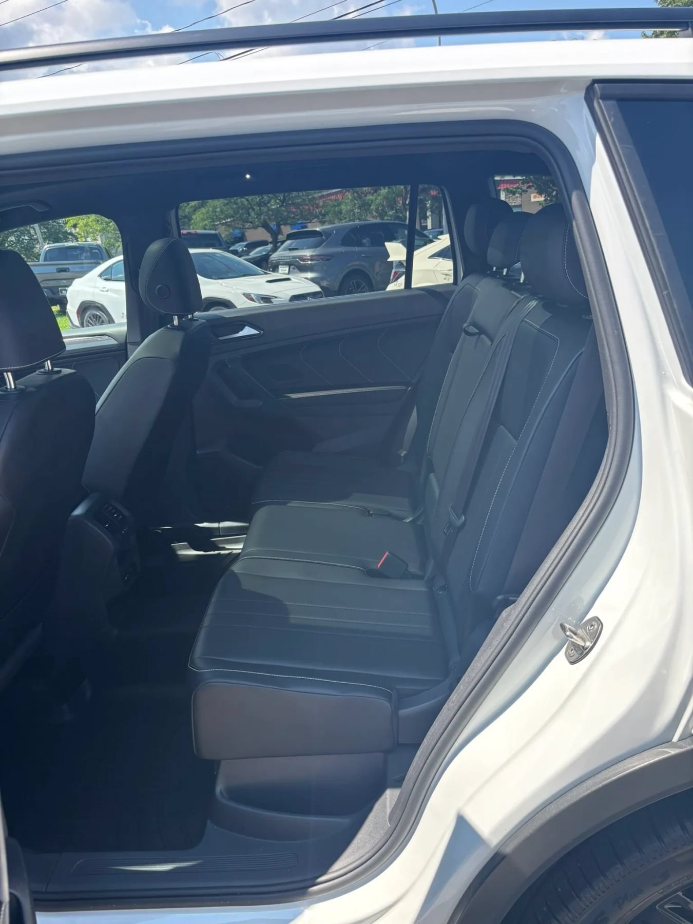 Used 2022 Volkswagen Tiguan SE R-Line AWD/4WD image 15